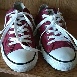 Converse all star maroon/ burgendy men 6 women 8